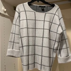 Black and White, 3/4 Sleeve sweater